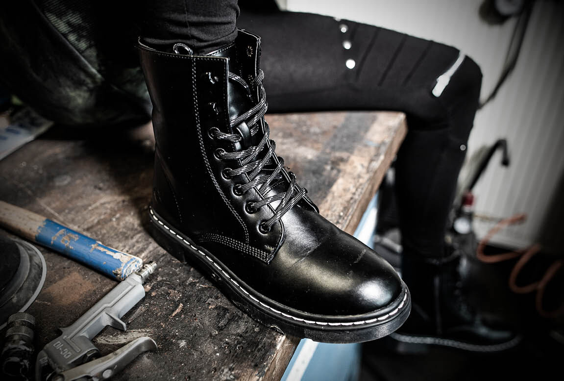 Comprare Scarpe a prezzi imbattibili merch shop EMP