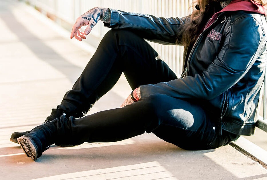 Rock Rebel by EMP Black Long-Sleeve Shirt with Print And Crew Neckline