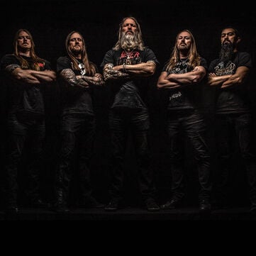 Amon Amarth! Epiche gesta tratte dai miti del Nord!Immergiti nella loro musica e fatti travolgere da riff e inni eroici.Afferra il merch esclusivo degli Amon Amarth!
